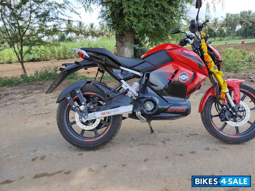 Revolt RV400 Eclipse Red