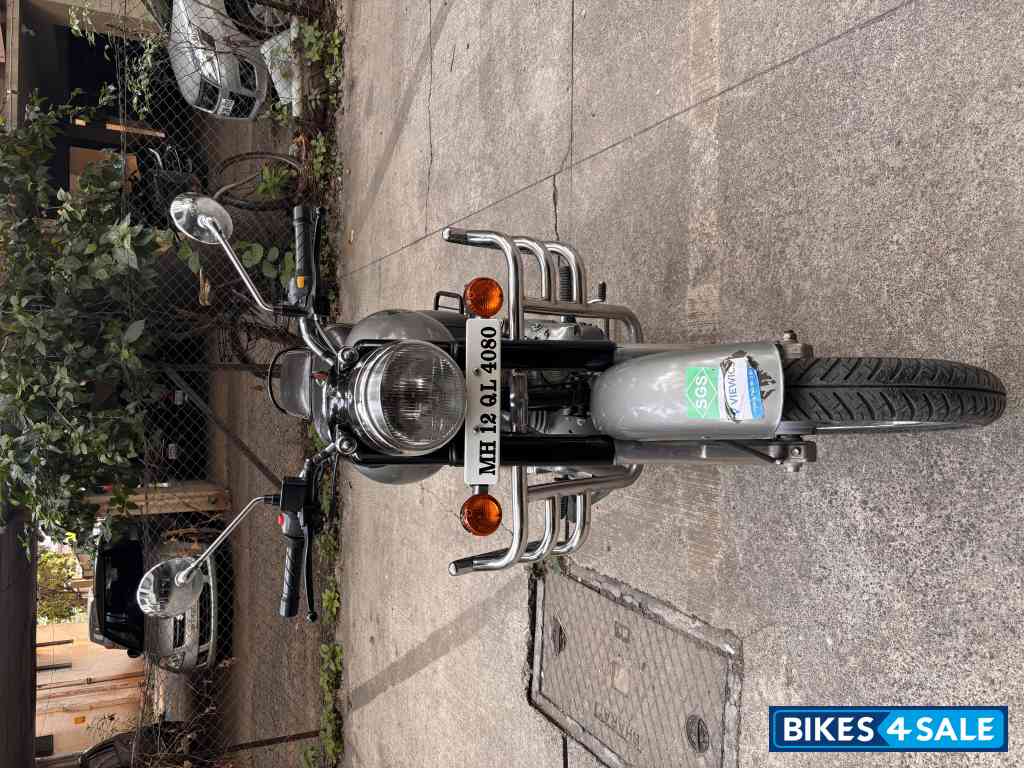 Gun Metal Grey Royal Enfield Classic Gunmetal Grey