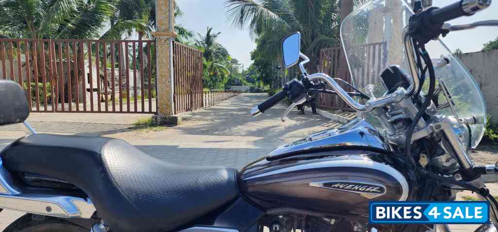 Bajaj Avenger Cruise 220 BS6