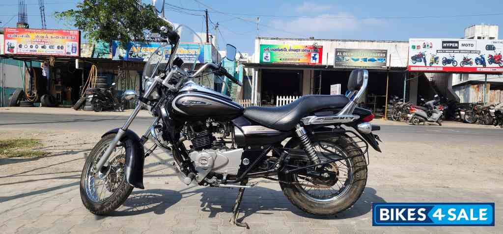 Bajaj Avenger Cruise 220 BS6
