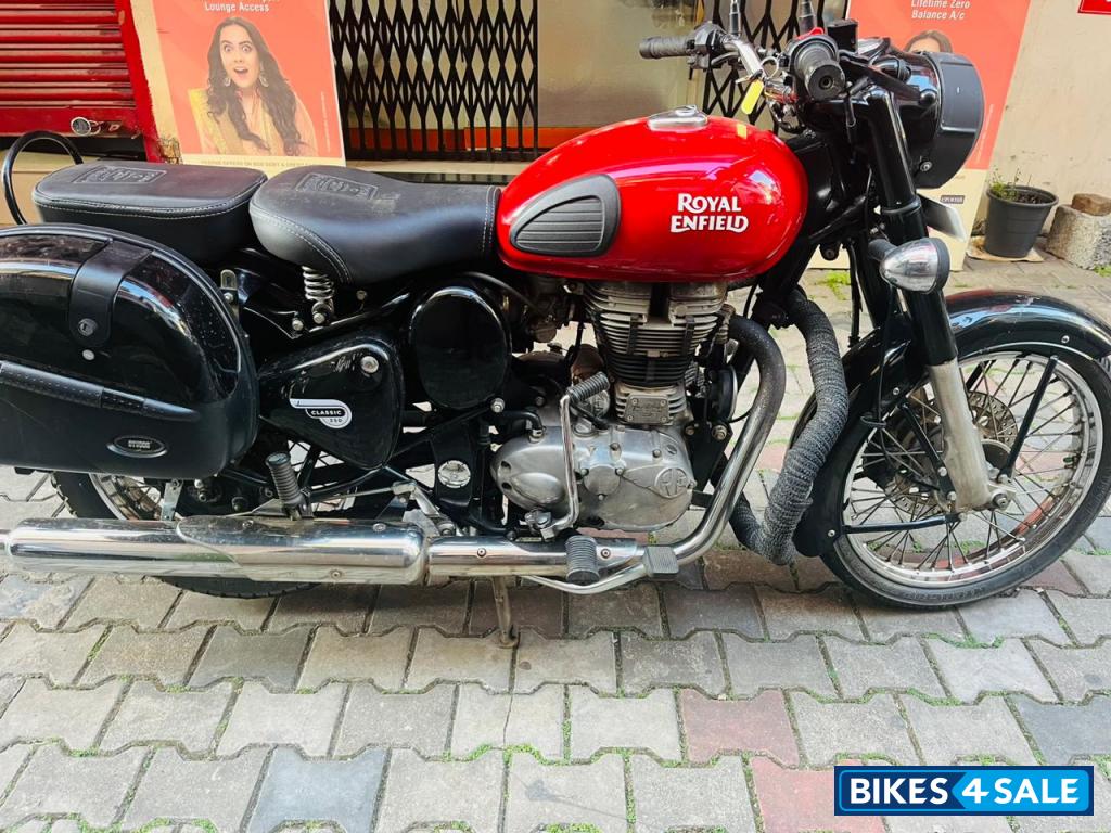 Red Royal Enfield Classic 350 Redditch Red