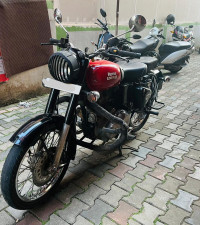 Red Royal Enfield Classic 350 Redditch Red