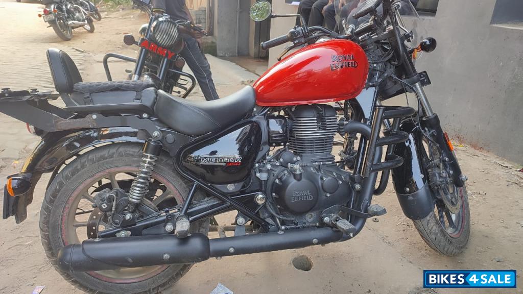 Red Royal Enfield Meteor 350 Fireball