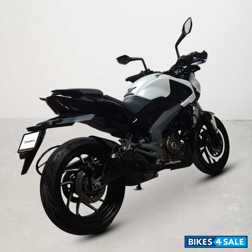 Bajaj Dominar 400
