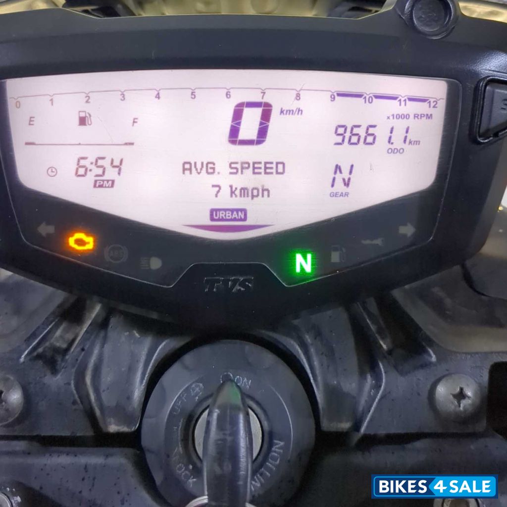 TVS Apache RTR 200 4V