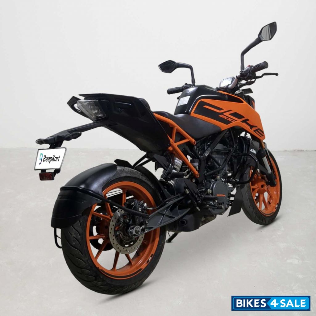 KTM Duke 200