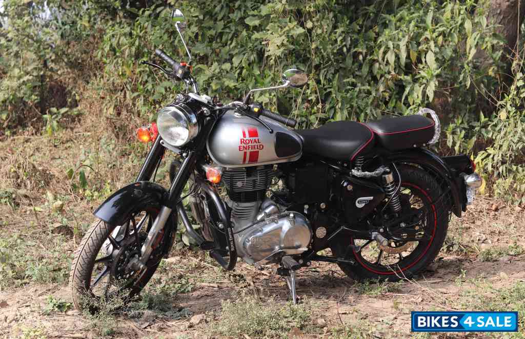 Silver Royal Enfield Classic 350 BS VI
