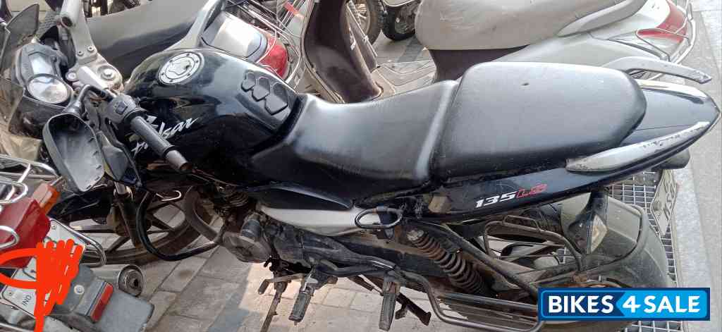 Black Bajaj Pulsar 135LS