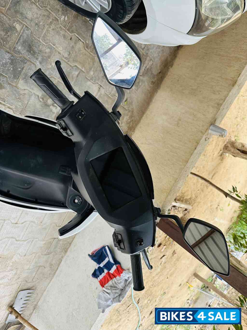 White Ather 450 Plus