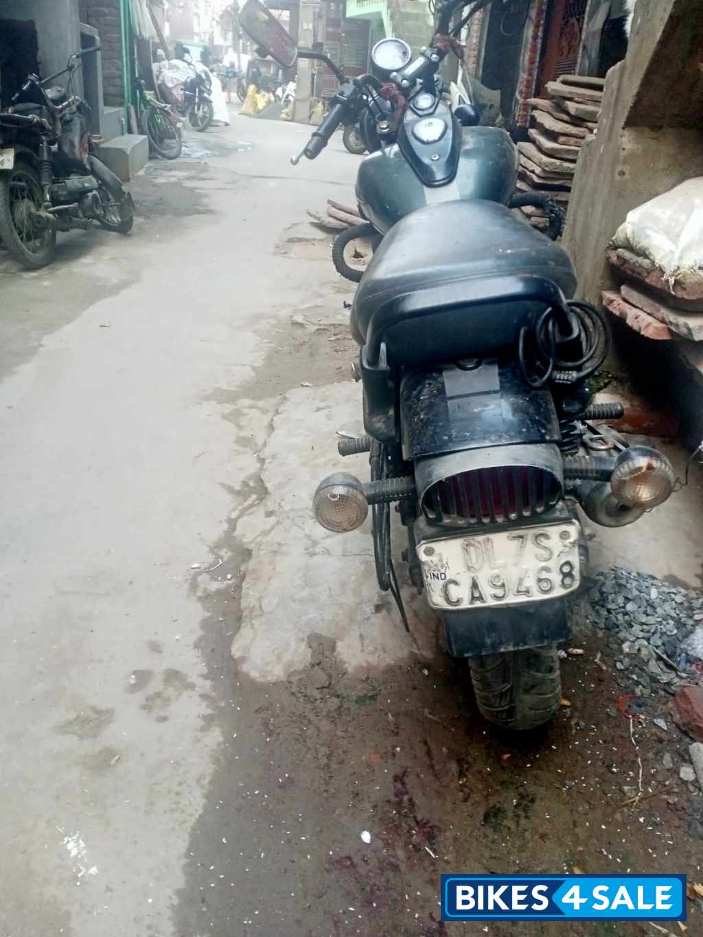 Matt Green Bajaj Avenger Street 220