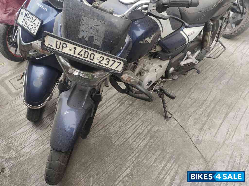 Bajaj V15
