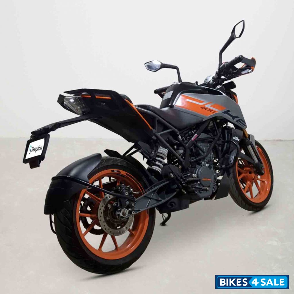 KTM Duke 200