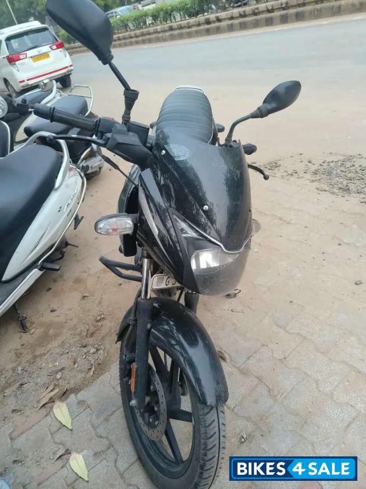 Black Bajaj Pulsar 125 Neon Disc Single Seat