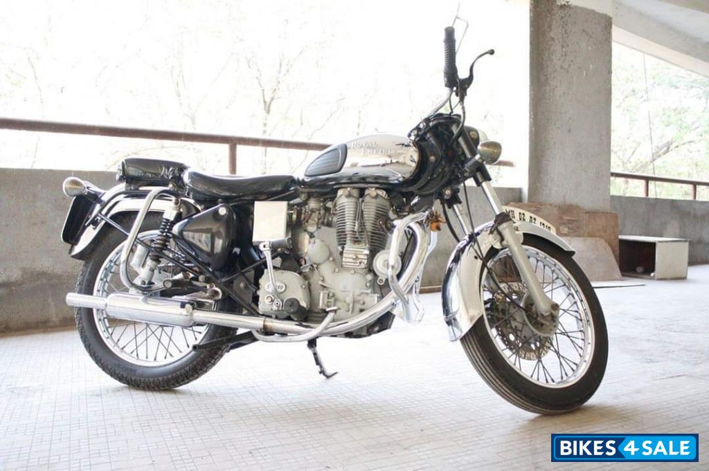 Black Royal Enfield Bullet Machismo A350
