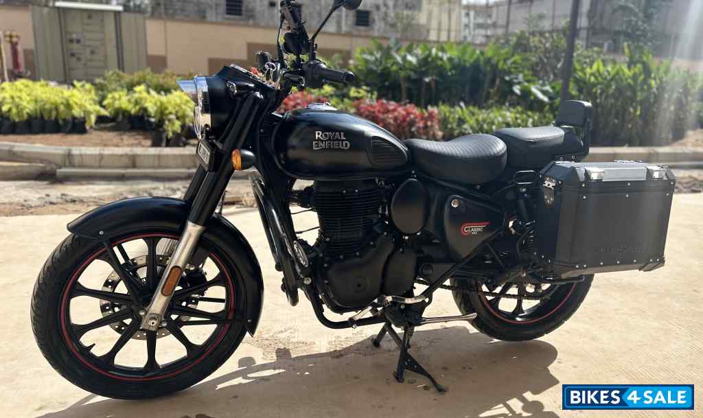 Black Royal Enfield Classic 350 Dual Channel BS6 Black Royal Enfield Classic 350 Dual Channel BS6