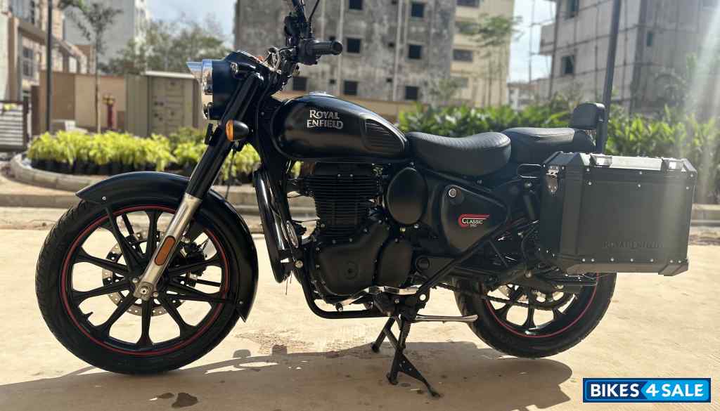 Black Royal Enfield Classic 350 Dual Channel BS6 Black Royal Enfield Classic 350 Dual Channel BS6