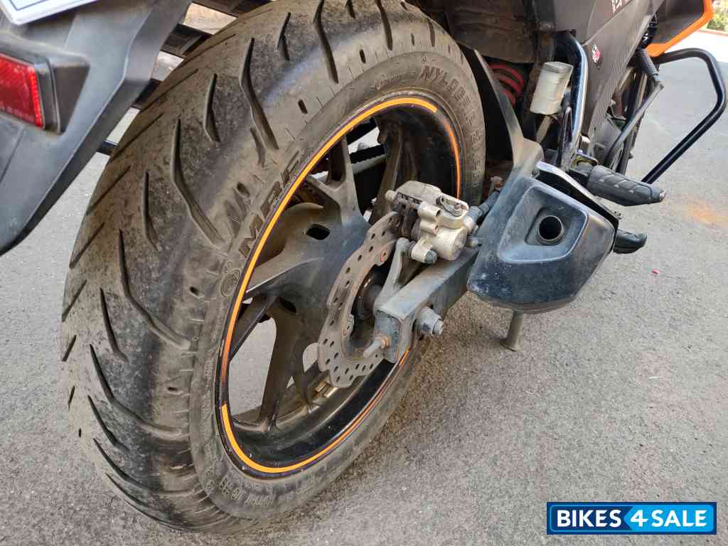 Orange & Matt Black Honda CB Hornet 160R