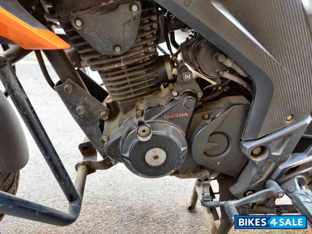 Orange & Matt Black Honda CB Hornet 160R