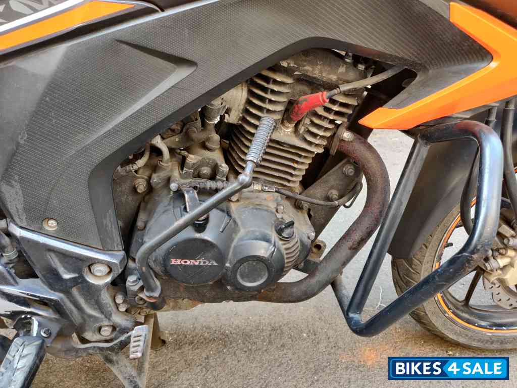 Orange & Matt Black Honda CB Hornet 160R