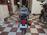 Bajaj Avenger 220 DTS-i