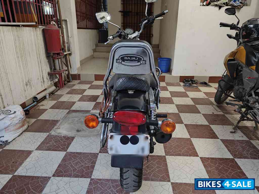 Bajaj Avenger 220 DTS-i