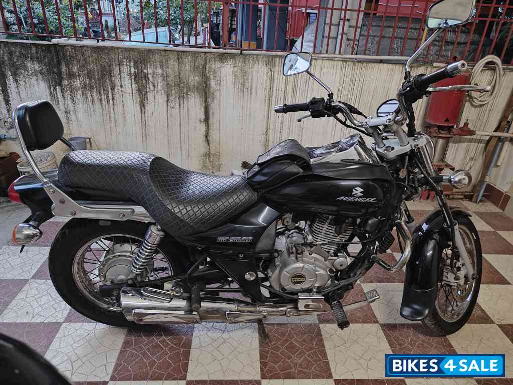 Bajaj Avenger 220 DTS-i