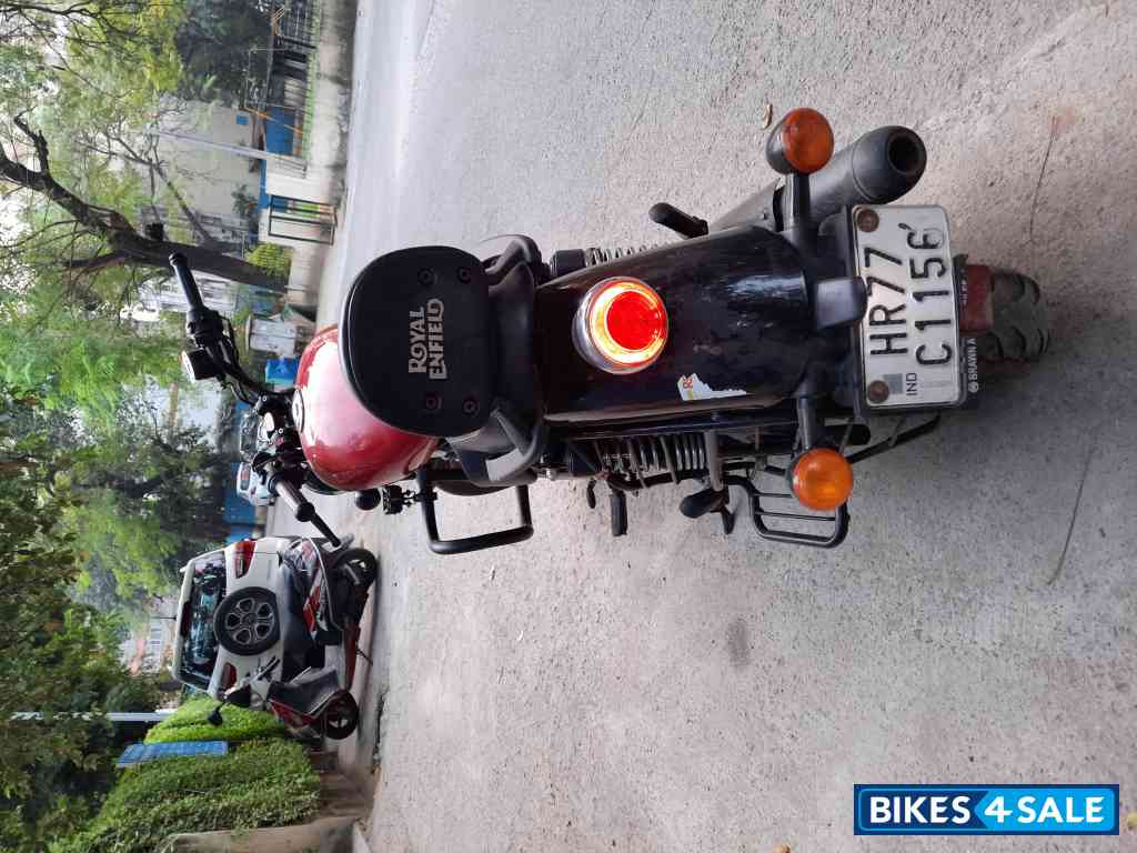 Red Royal Enfield Meteor 350