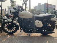 Jawa 42 Dual Channel ABS Sirius White