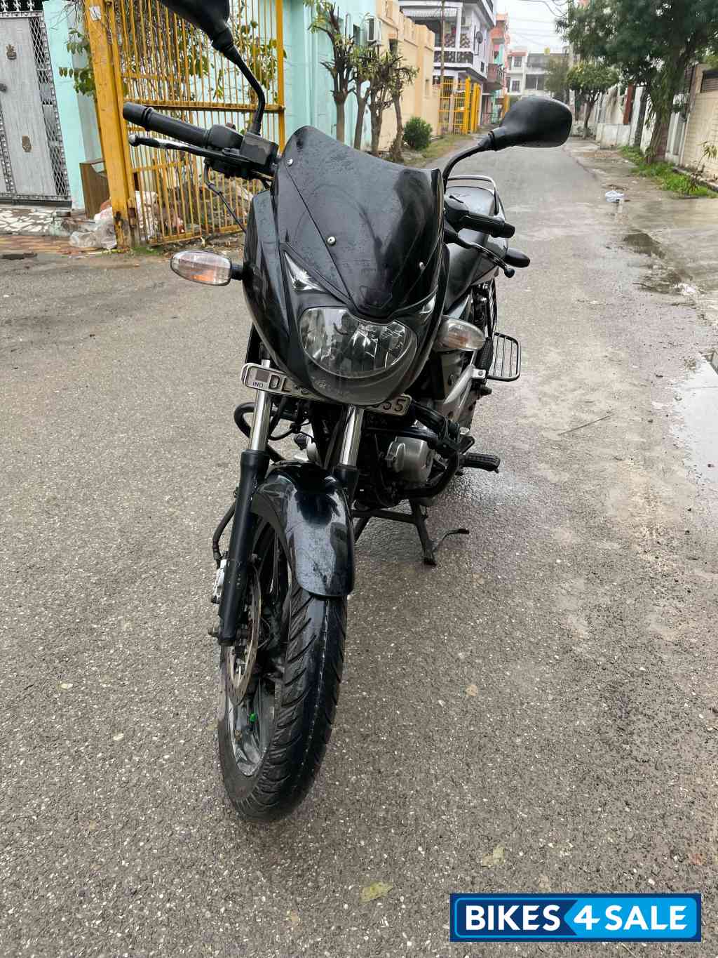 Black Bajaj Pulsar 150 DTSi Black Bajaj Pulsar 150 DTSi