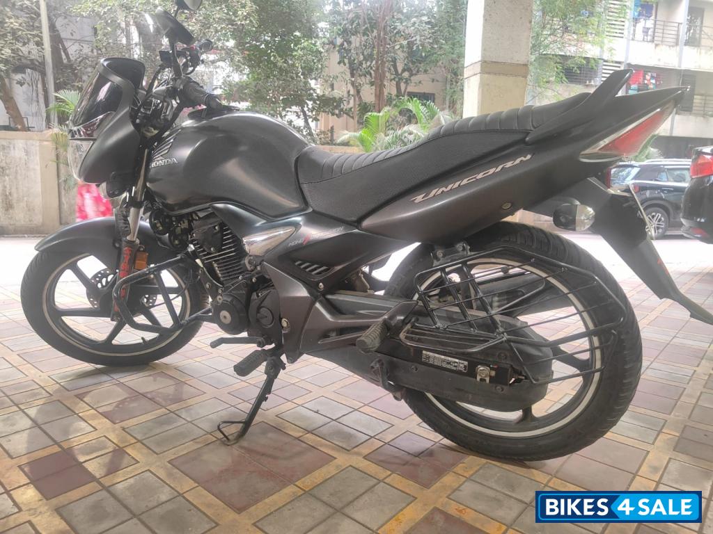 Grey Honda Unicorn 160 BS6