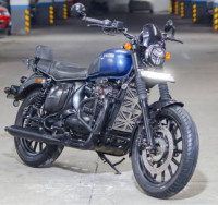 Yezdi Roadster Dark 2022 Model