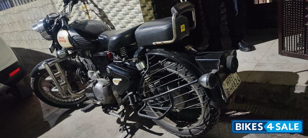 Black Royal Enfield Classic 350