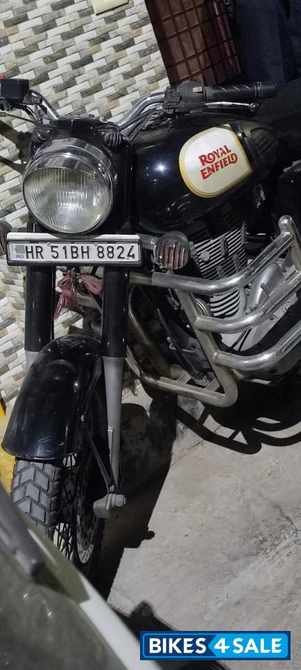 Black Royal Enfield Classic 350