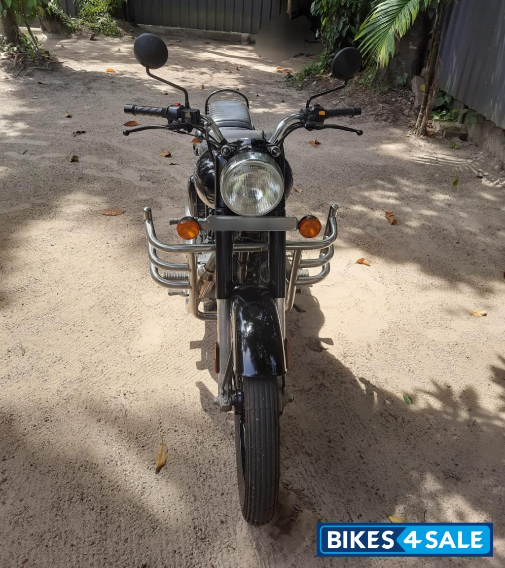 Black Royal Enfield Bullet 350 ES BS6