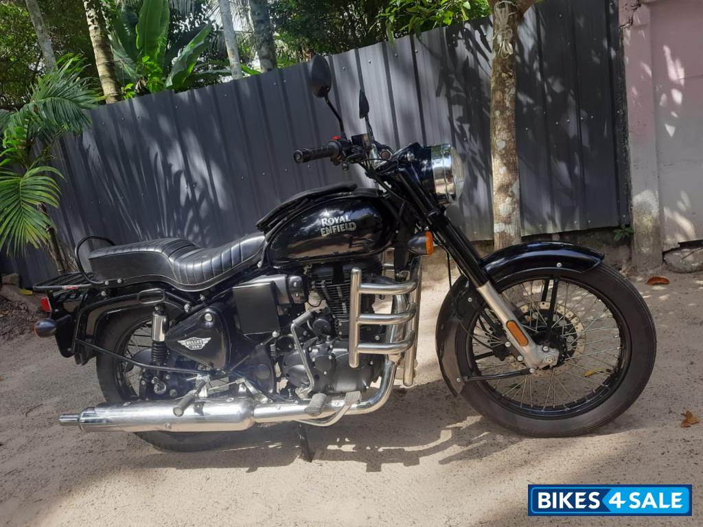 Black Royal Enfield Bullet 350 ES BS6