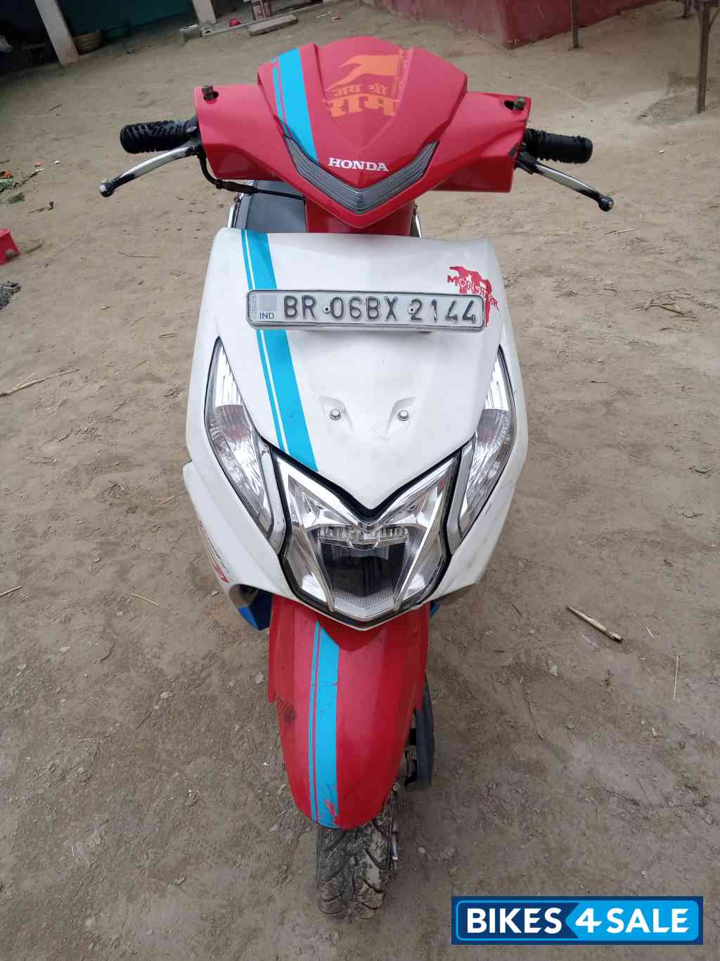 White Honda Dio