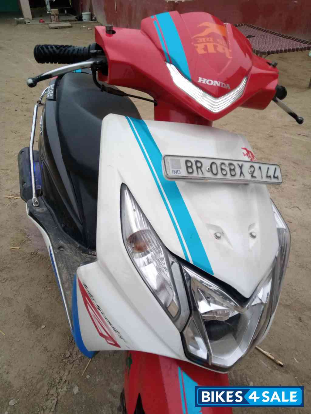 White Honda Dio
