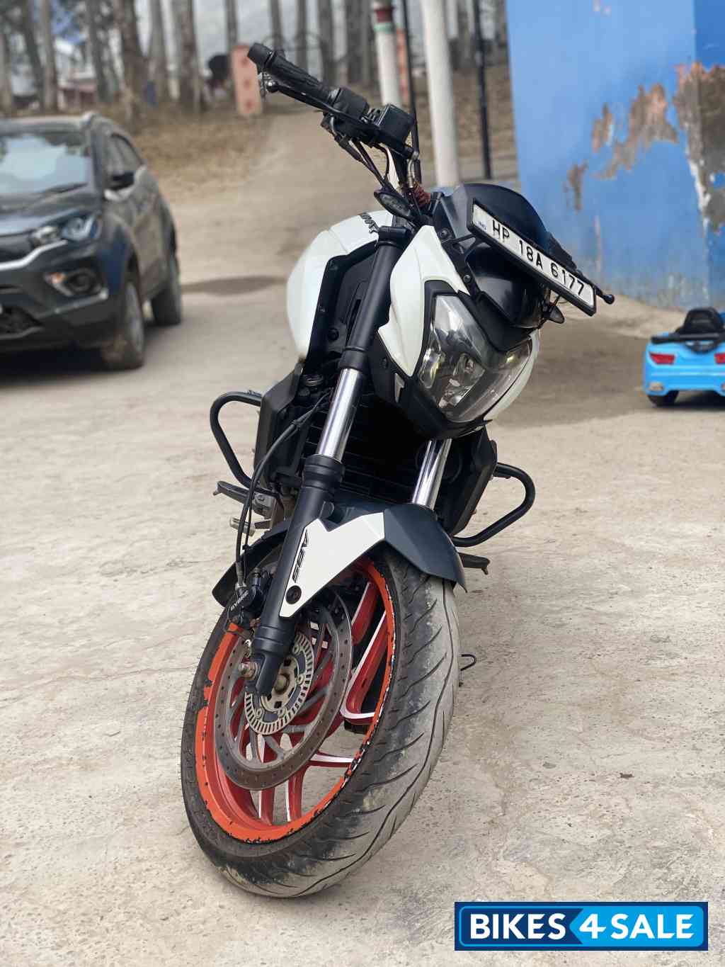 Bajaj Dominar 400