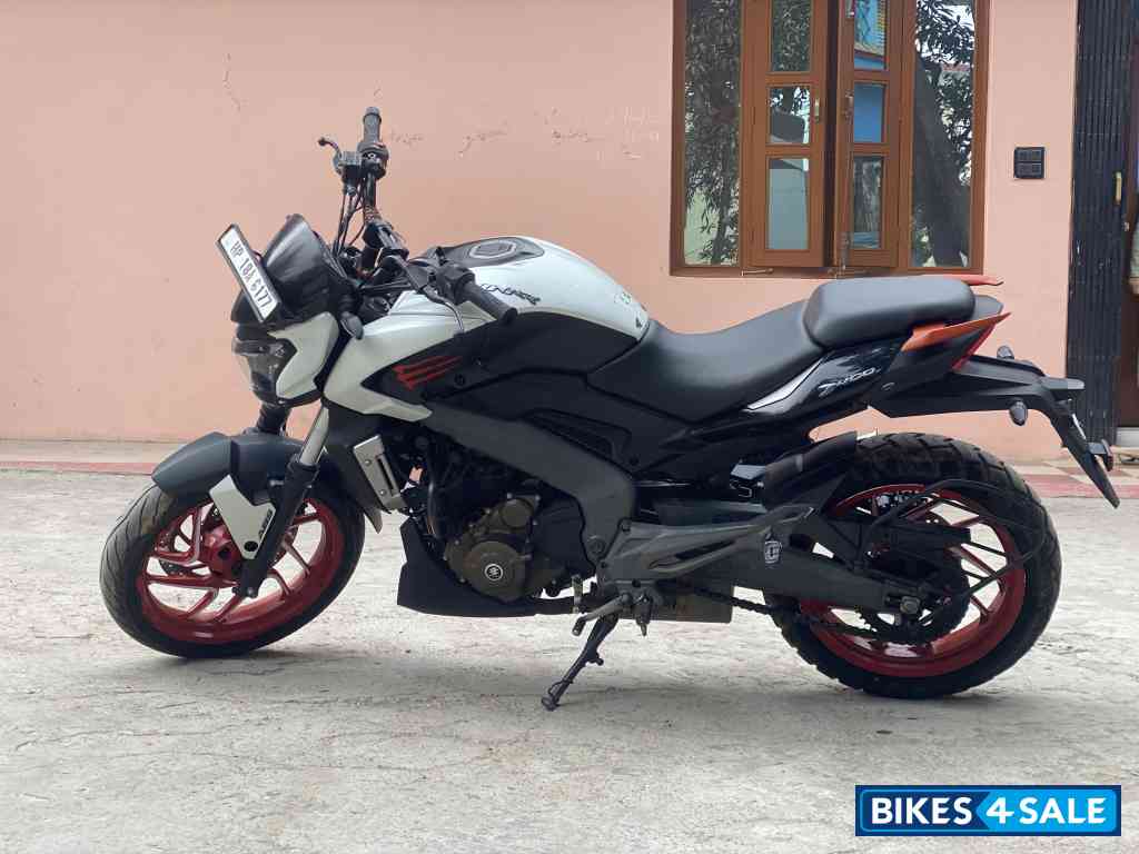 Bajaj Dominar 400
