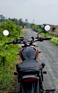 Red Triumph Speed 400