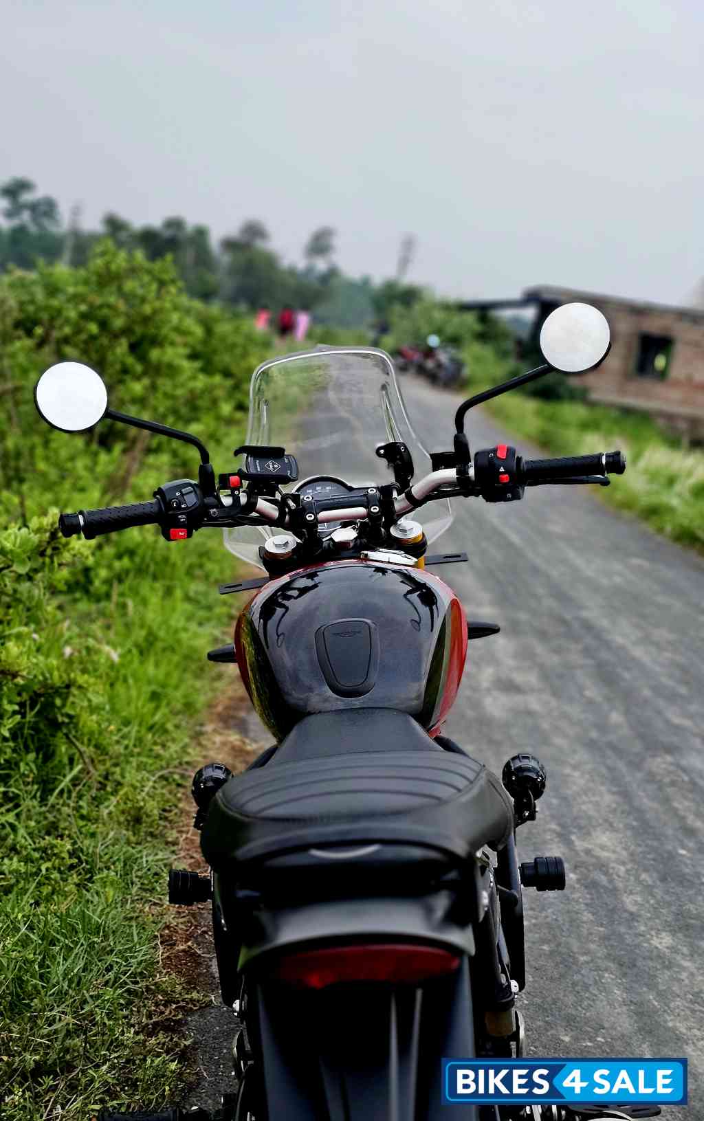 Red Triumph Speed 400