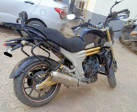 Black Mahindra Mojo XT 300