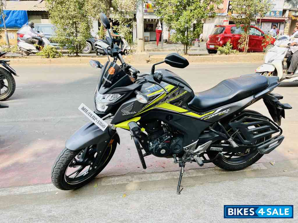 Honda CB Hornet 160R ABS