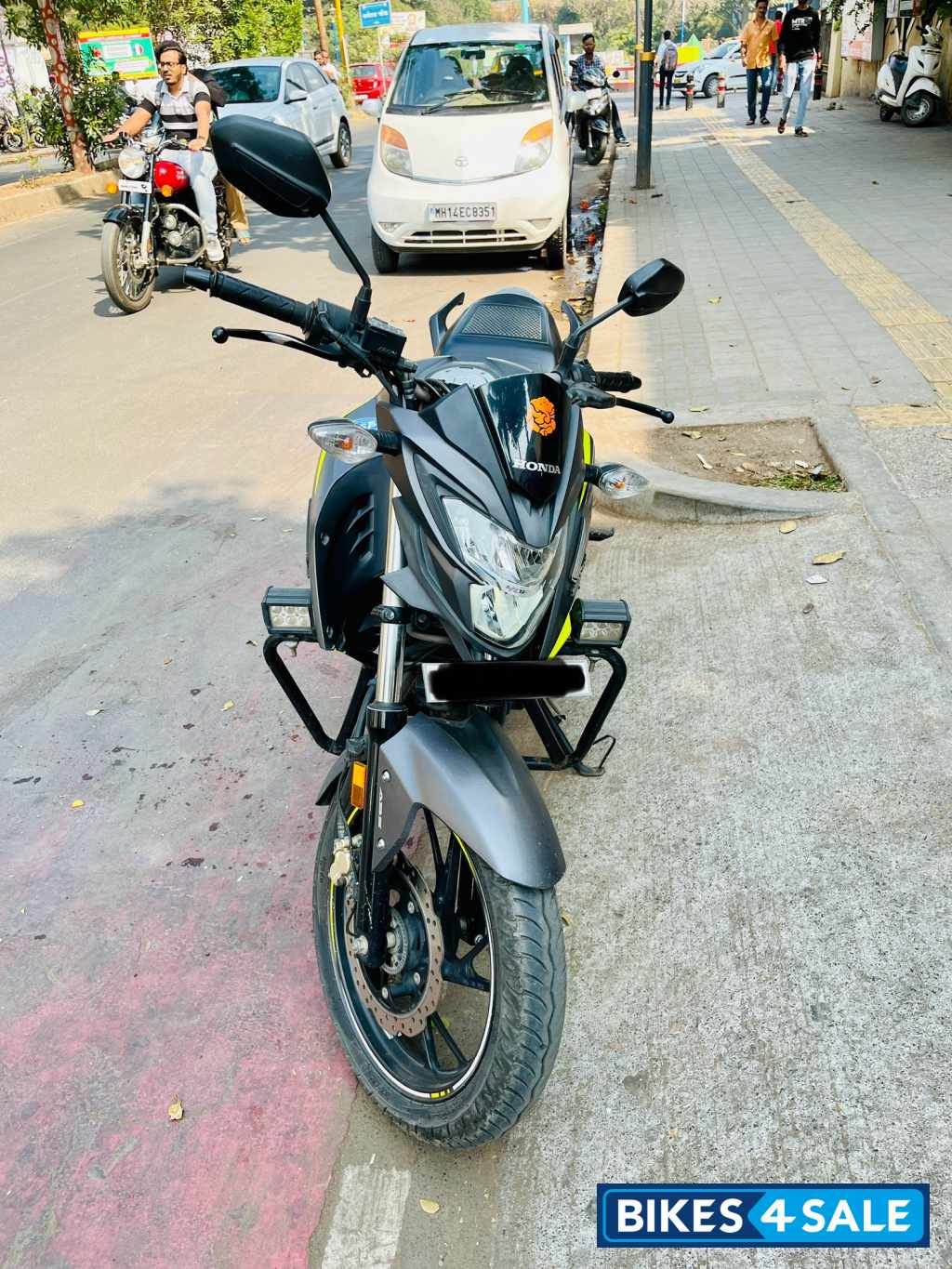 Honda CB Hornet 160R ABS