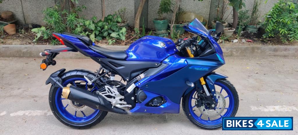 Racing Blue Yamaha R15 V4 Racing Blue Yamaha R15 V4