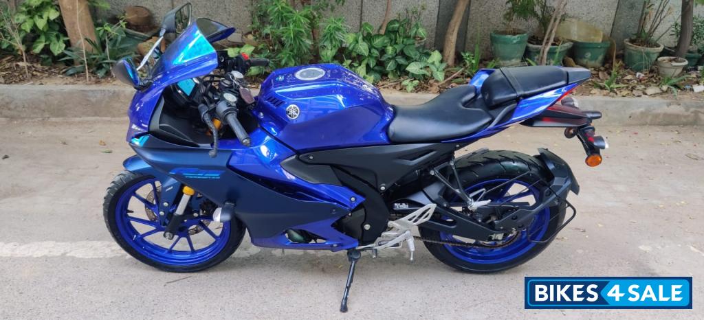 Racing Blue Yamaha R15 V4 Racing Blue Yamaha R15 V4