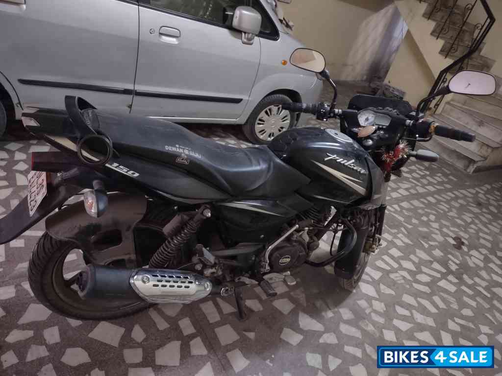 Black Bajaj Pulsar 150 DTSi