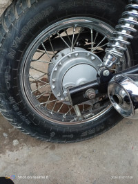 White Moon Bajaj Avenger Cruise 220