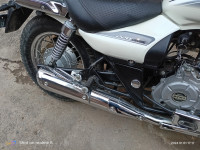 White Moon Bajaj Avenger Cruise 220