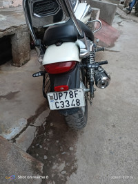 White Moon Bajaj Avenger Cruise 220
